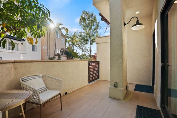 F7363 - Village Vista